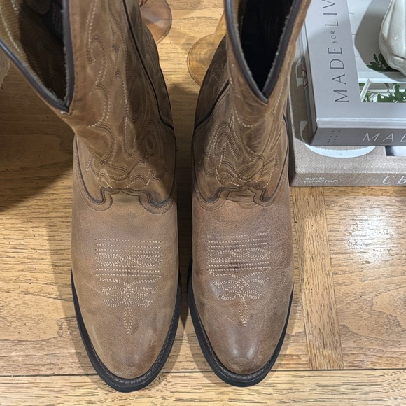 Laredo Brown Heeled Boots - Picture 6 of 7